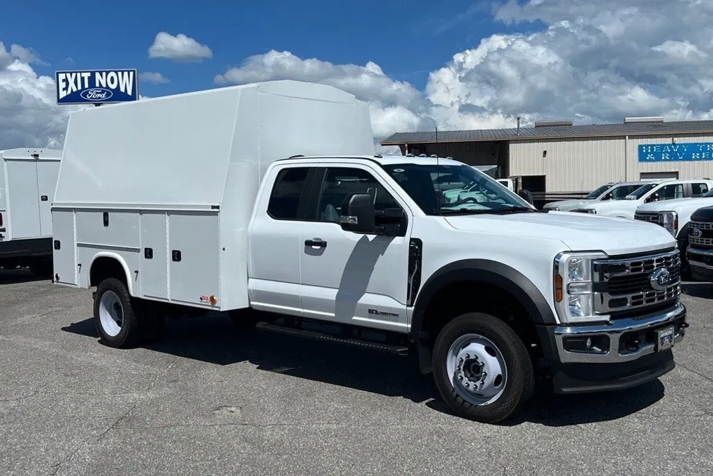 2025 Ford F-550 XL photo 1