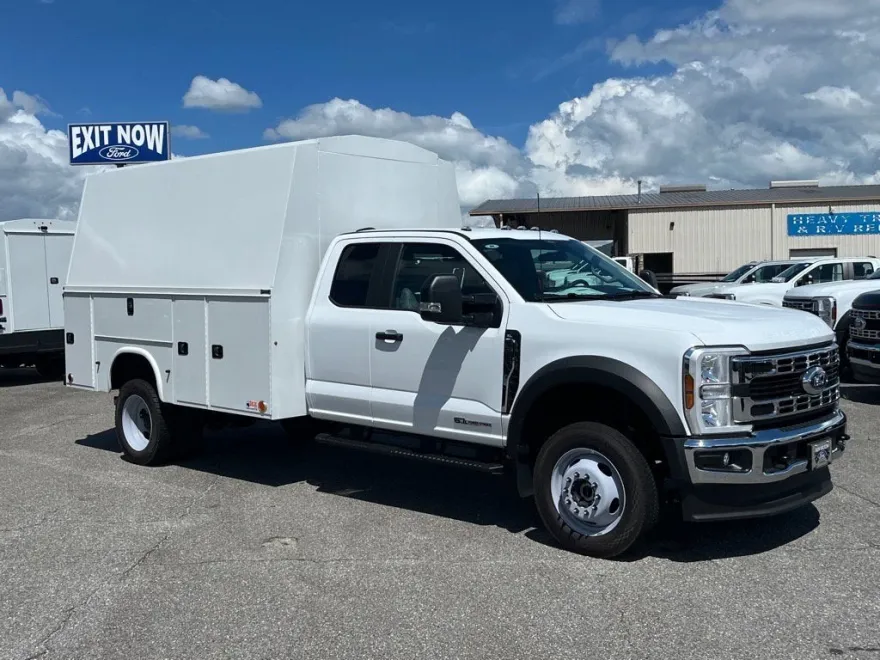 2025 Ford F-550 XL photo 1