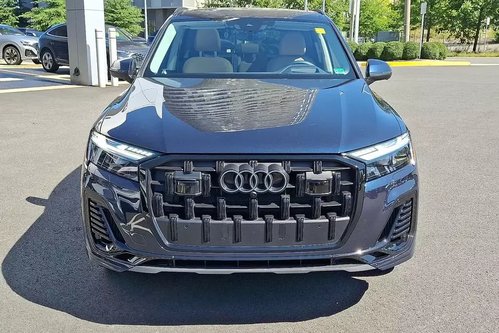 2025 Audi Q7 55 Prestige photo 1