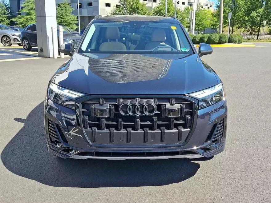 2025 Audi Q7 55 Prestige photo 1