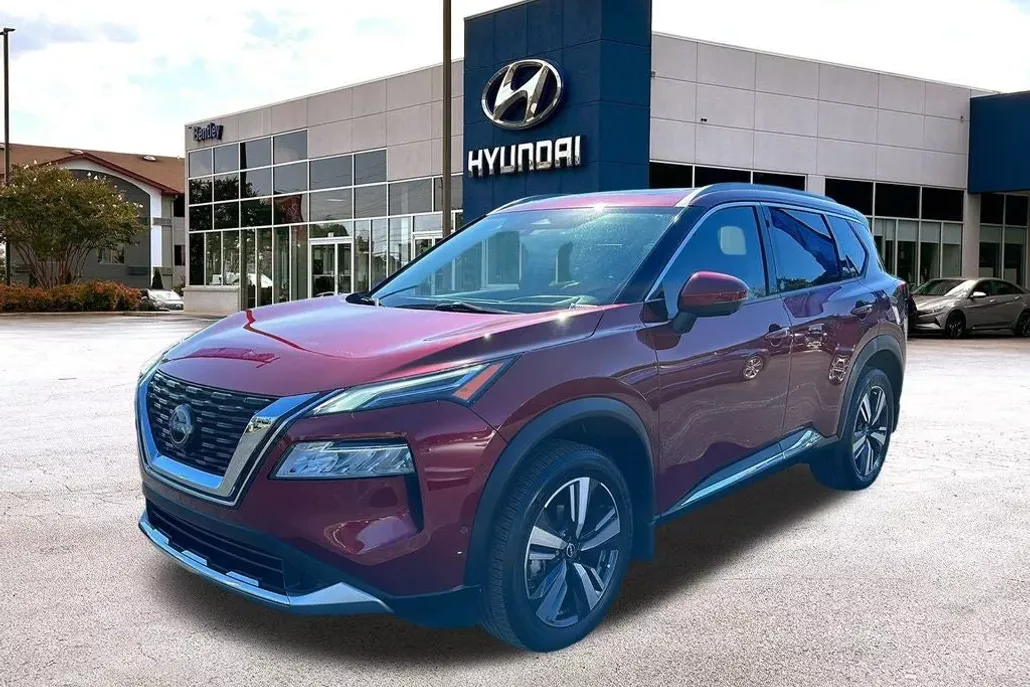 2023 Nissan Rogue Platinum photo 1