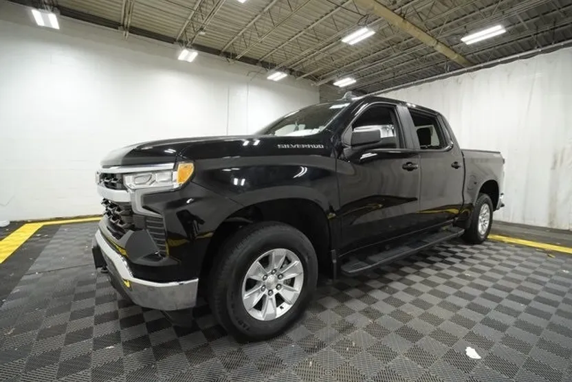 2022 Chevrolet Silverado 1500 LT photo 1