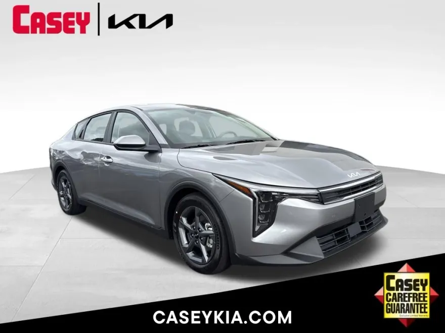 2025 Kia K4 LXS photo 1