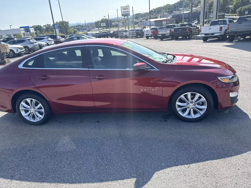 2019 Chevrolet Malibu 1LT photo 1