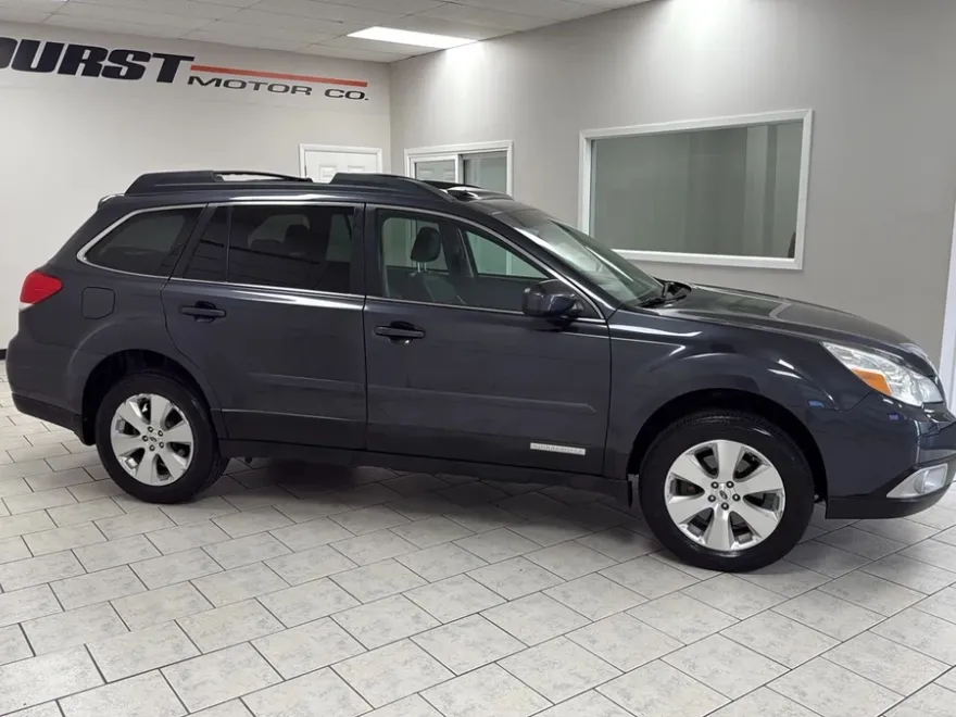 2011 Subaru Outback 3.6R Limited photo 1