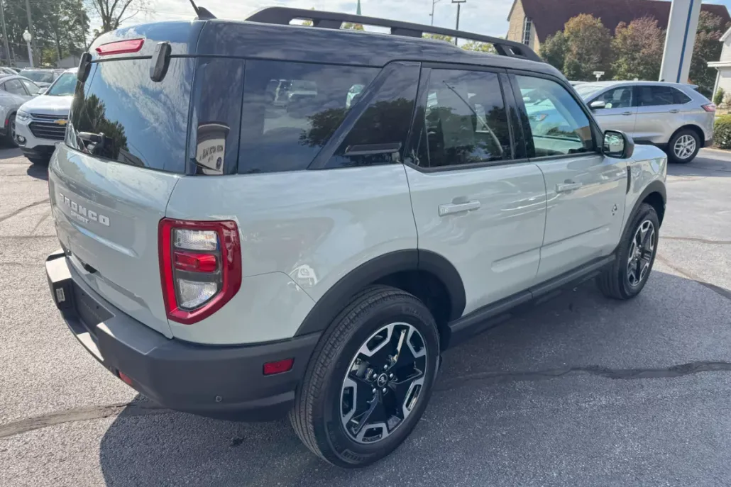 2024 Ford Bronco Sport Outer Banks photo 1