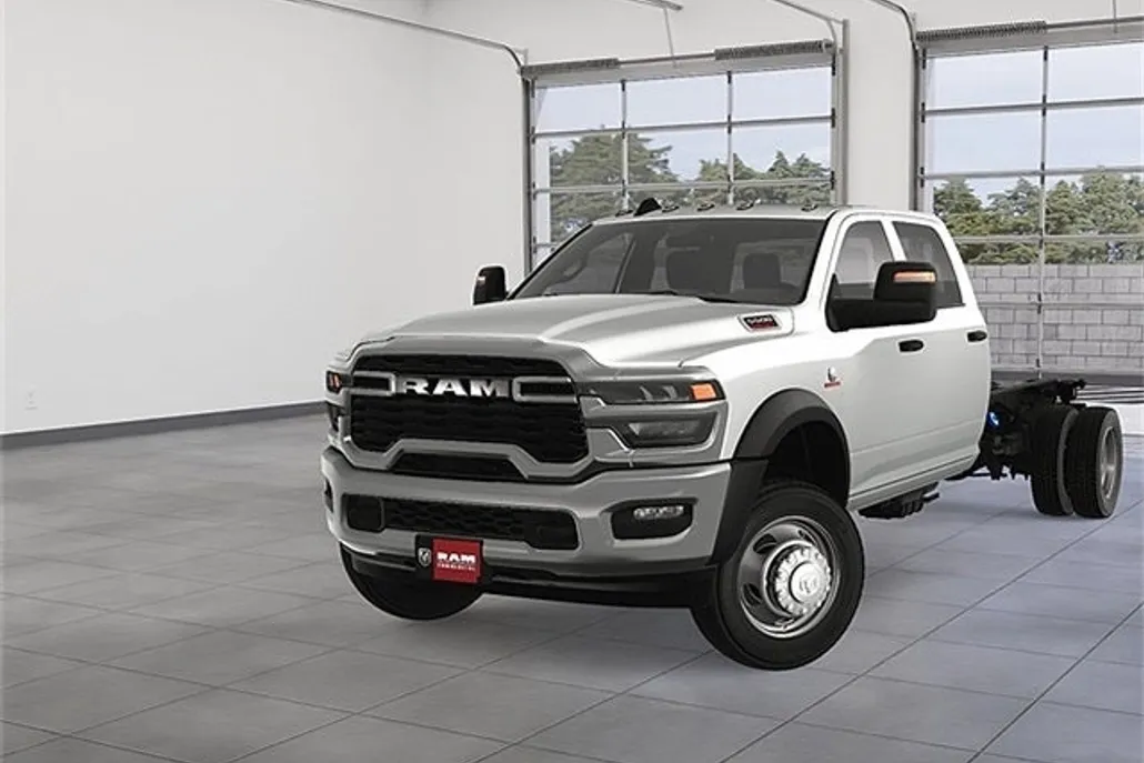 2025 Ram 5500 Tradesman photo 1