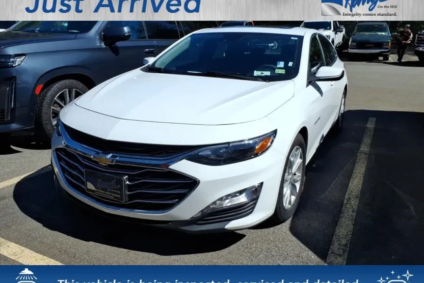 2024 Chevrolet Malibu 1LT photo 1