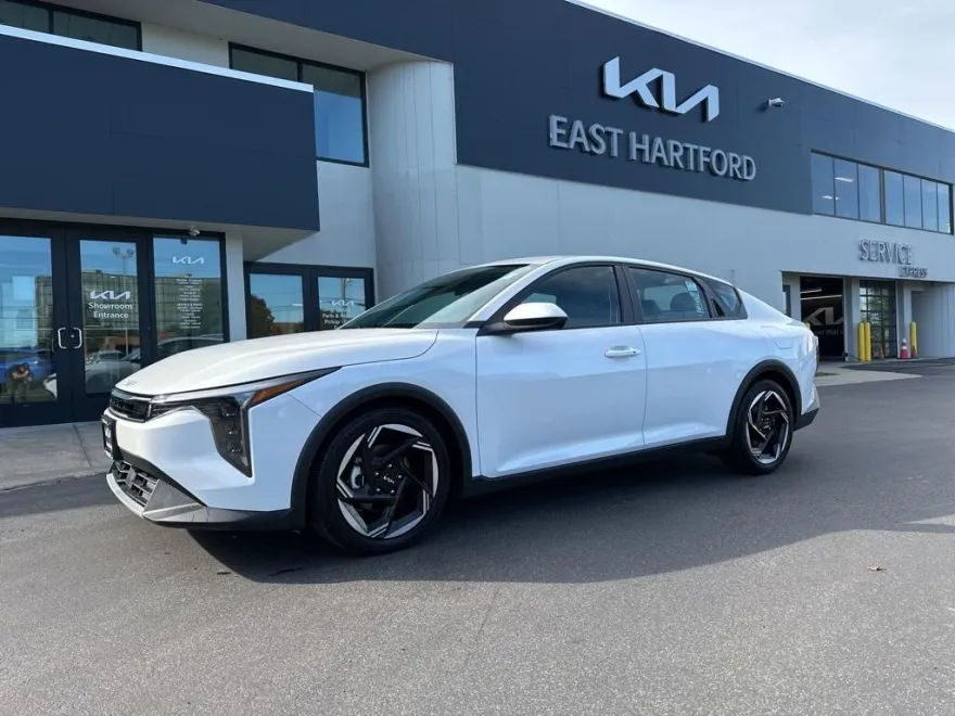 2025 Kia K4 EX photo 1