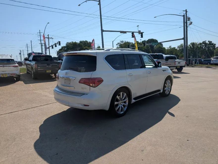 2012 Infiniti QX56 photo 1