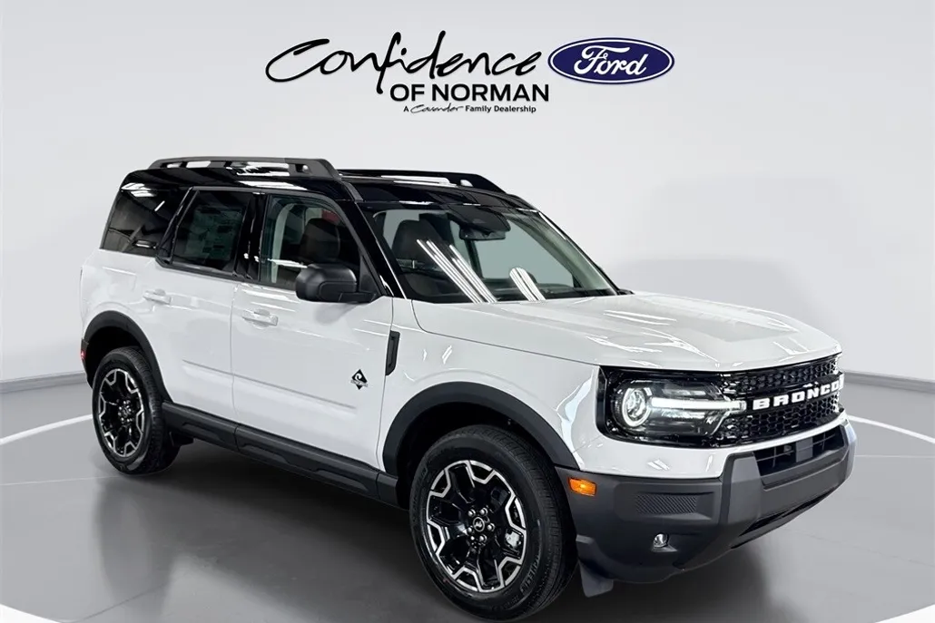 2025 Ford Bronco Sport Outer Banks photo 1