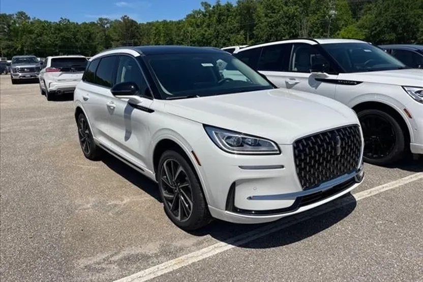 2024 Lincoln Corsair Grand Touring photo 1