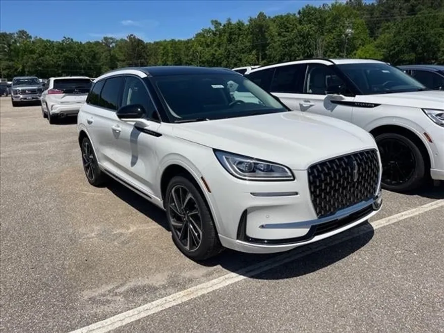 2024 Lincoln Corsair Grand Touring photo 1