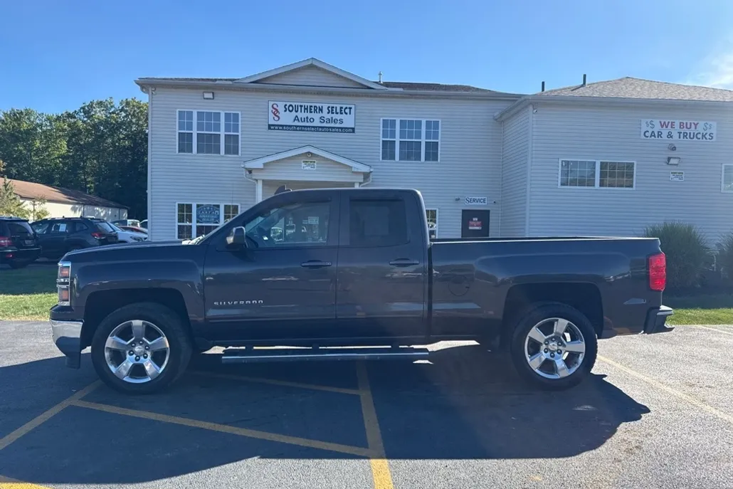 2015 Chevrolet Silverado 1500 LT photo 1