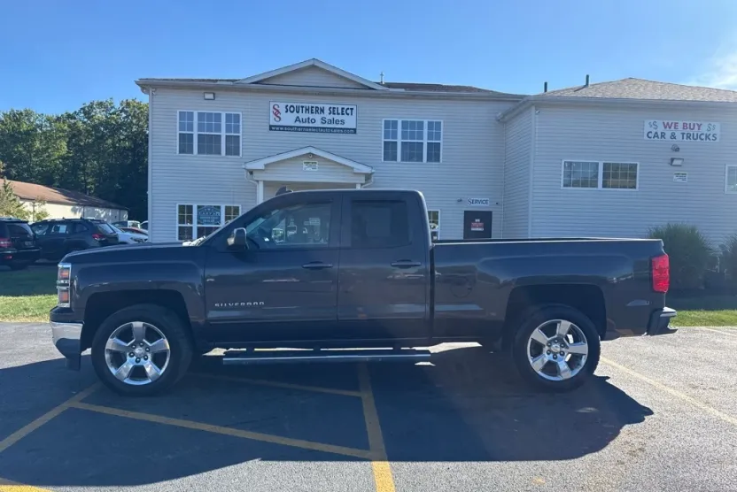 2015 Chevrolet Silverado 1500 LT photo 1