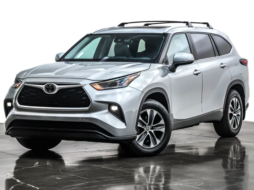 2024 Toyota Highlander XLE photo 1