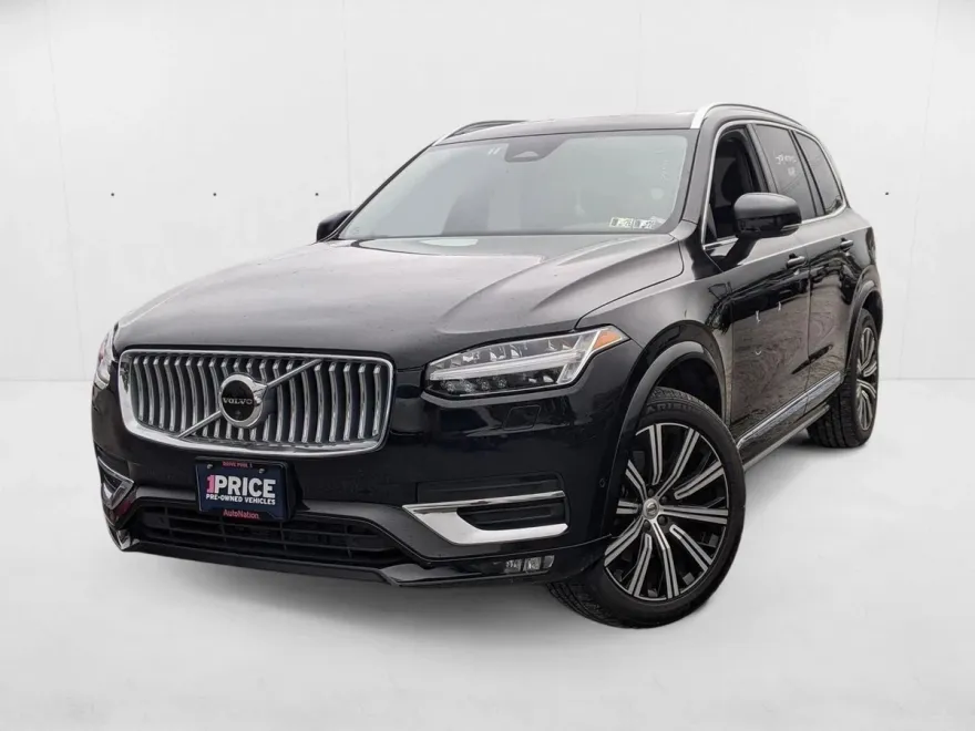 2023 Volvo XC90 AWD Plus photo 1
