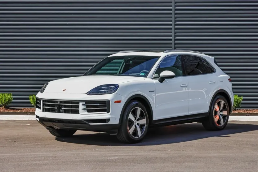 2026 Porsche Cayenne E-Hybrid photo 1