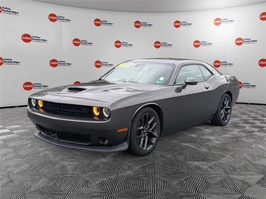 2022 Dodge Challenger R/T photo 1