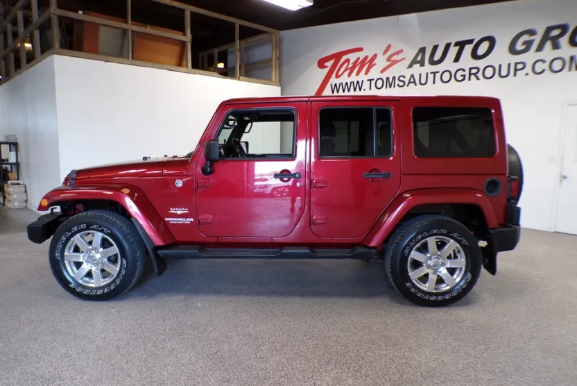 2013 Jeep Wrangler Sahara photo 1