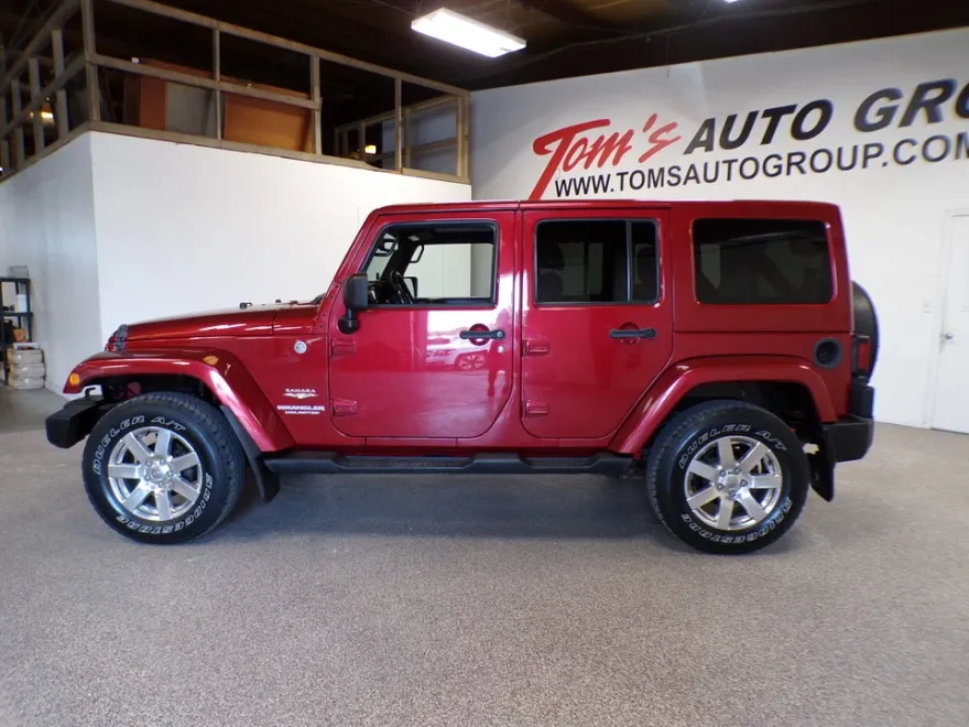 2013 Jeep Wrangler Sahara photo 1