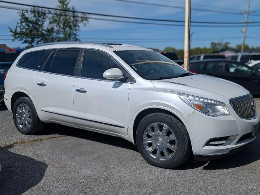 2017 Buick Enclave Leather photo 1