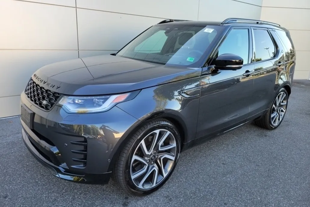 2024 Land Rover Discovery SE photo 1