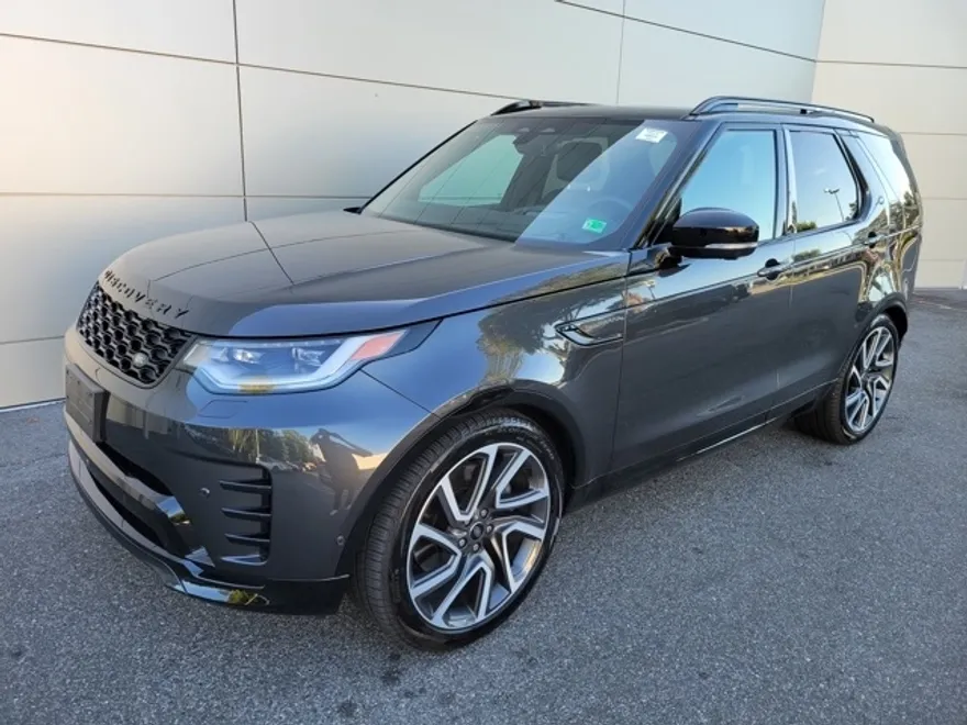 2024 Land Rover Discovery SE photo 1