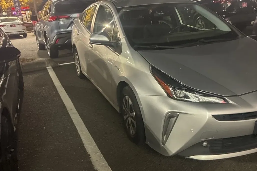 2022 Toyota Prius LE AWD-e photo 1