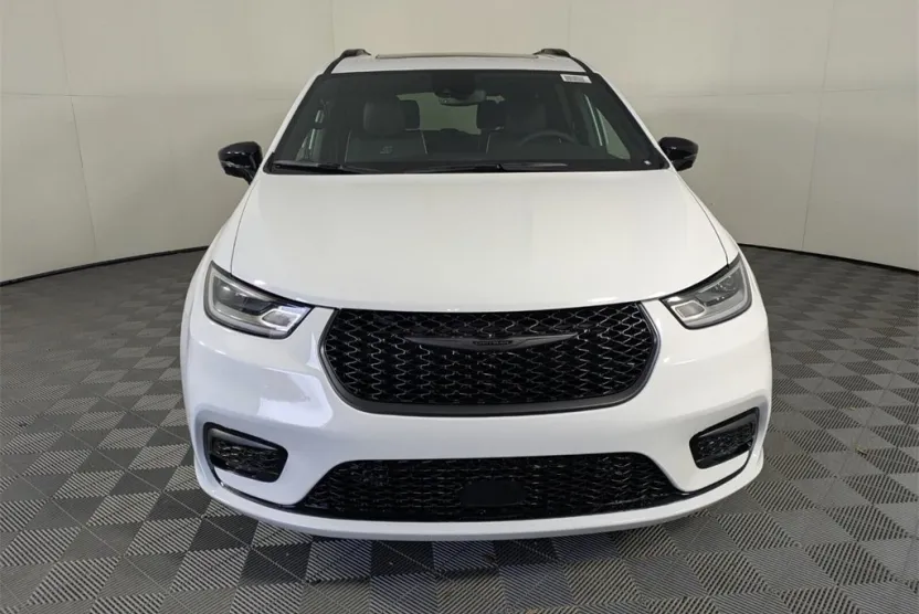 2025 Chrysler Pacifica Limited photo 1