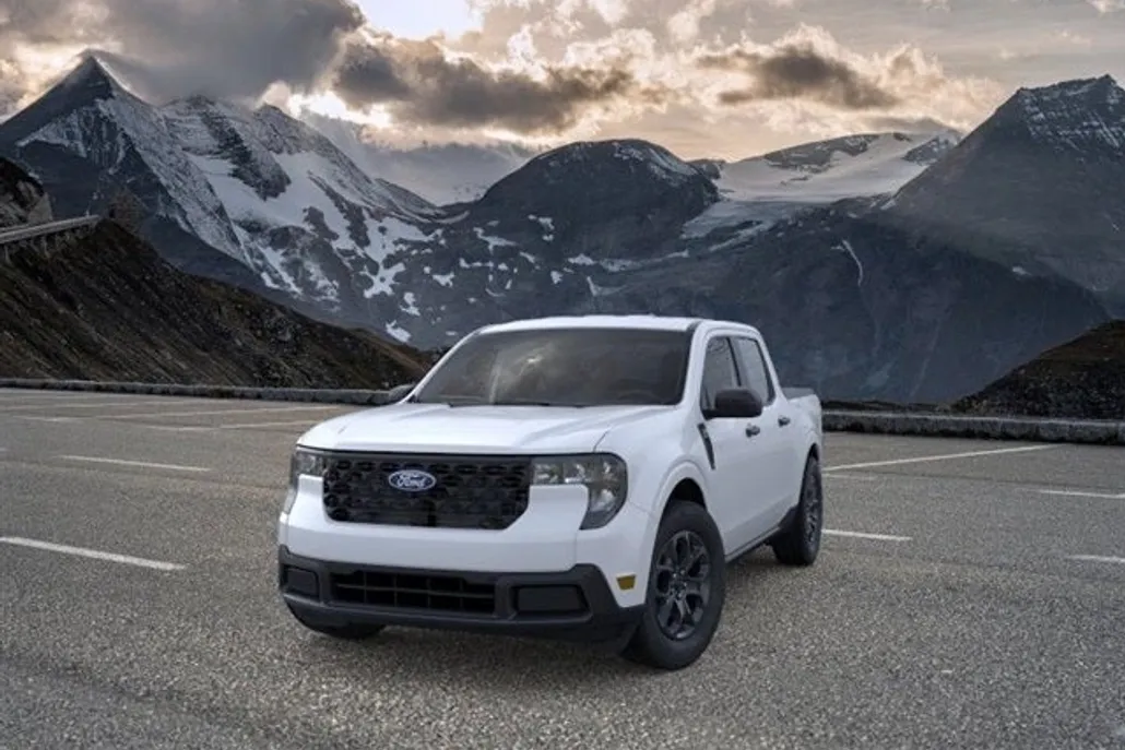 2025 Ford Maverick XLT photo 1