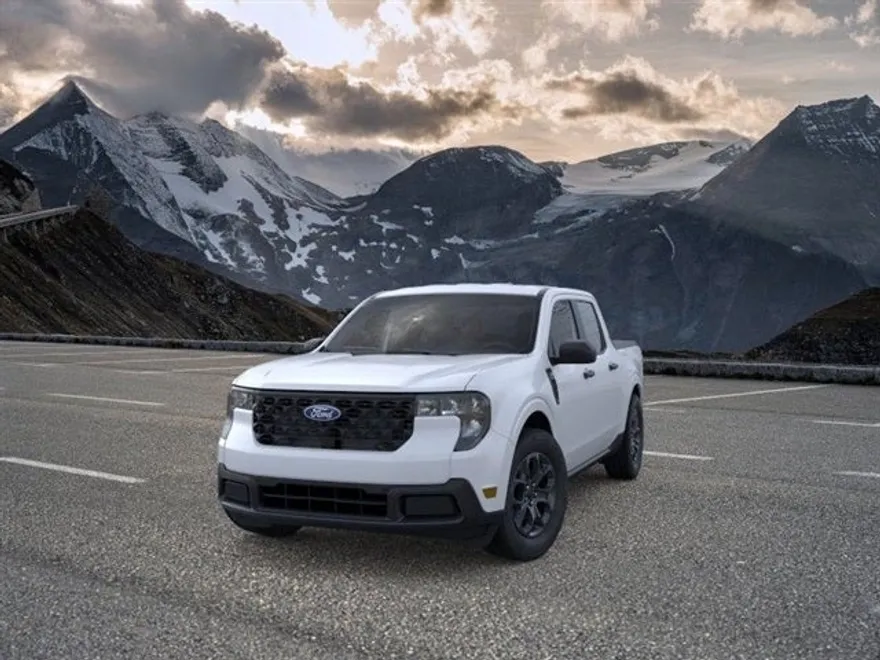 2025 Ford Maverick XLT photo 1