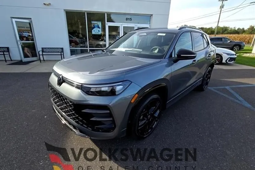 2025 Volkswagen Tiguan SE R-Line Black photo 1