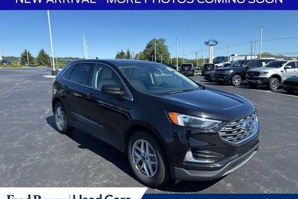 2022 Ford Edge SEL photo 1