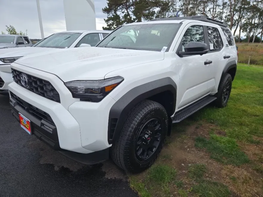2025 Toyota 4Runner TRD Off-Road Premium photo 1
