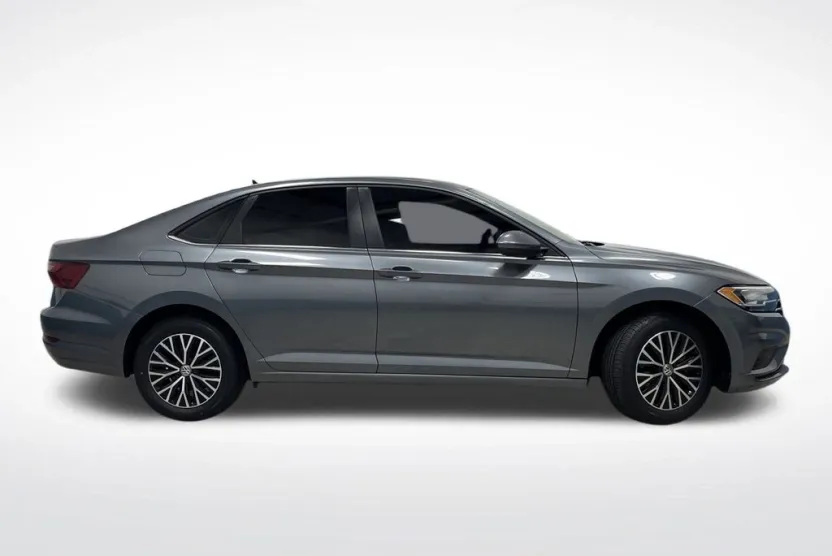 2021 Volkswagen Jetta 1.4T R-Line photo 1