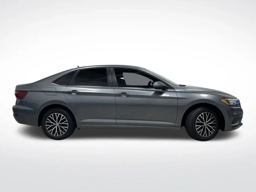 2021 Volkswagen Jetta 1.4T R-Line photo 1