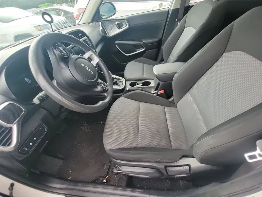 2023 Kia Soul LX photo 1