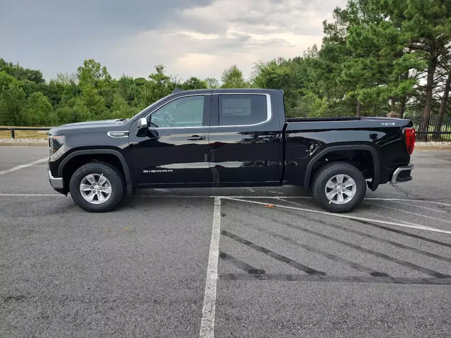 2026 Gmc Sierra 1500 SLE photo 1