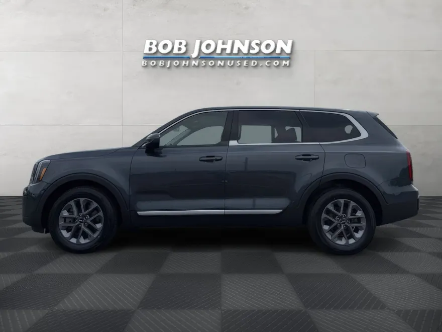 2023 Kia Telluride LX photo 1