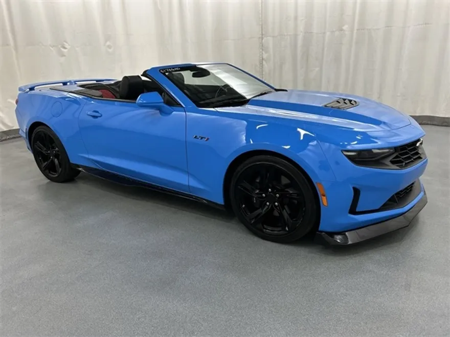 2022 Chevrolet Camaro LT1 photo 1