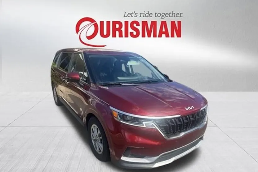 2024 Kia Carnival LX photo 1