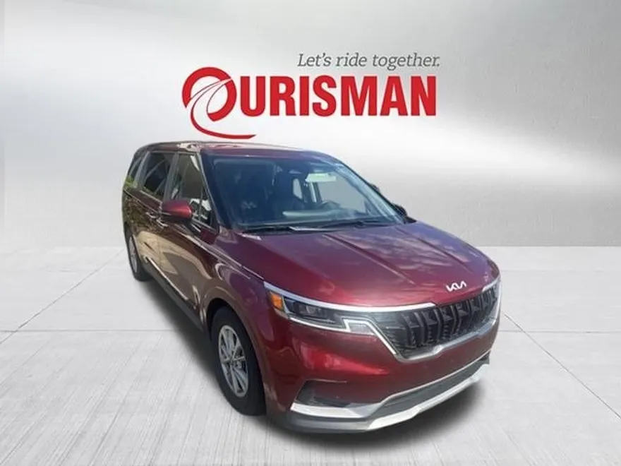 2024 Kia Carnival LX photo 1