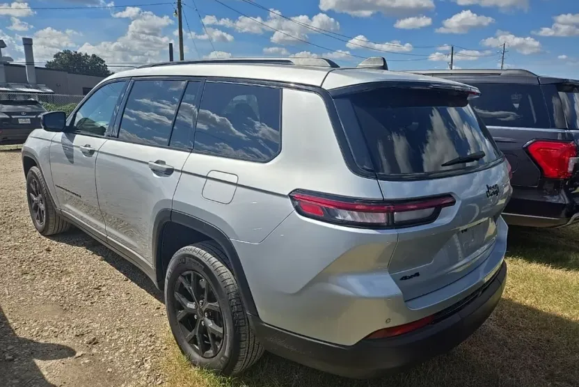 2024 Jeep Grand Cherokee Altitude photo 1