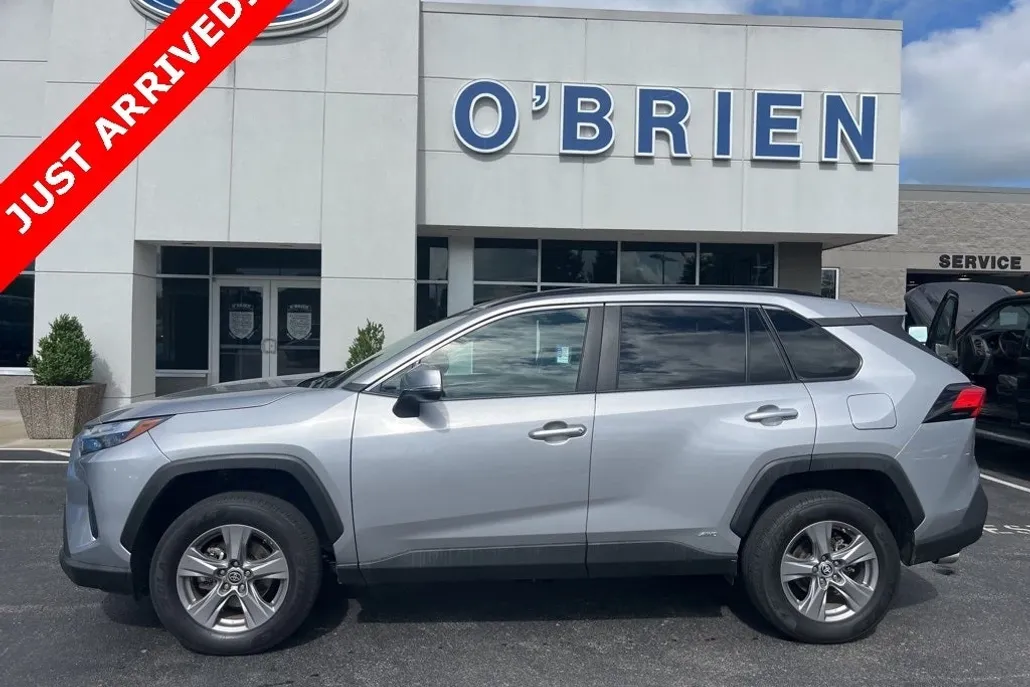 2023 Toyota RAV4 Hybrid LE photo 1
