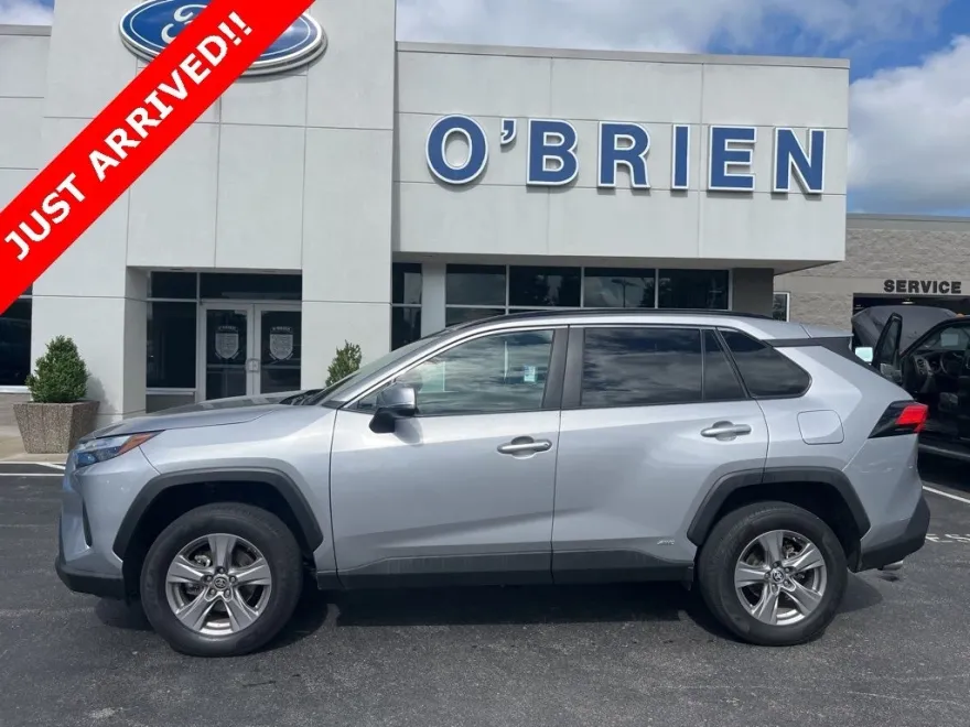 2023 Toyota RAV4 Hybrid LE photo 1