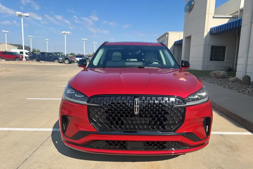 2025 Lincoln Aviator Reserve photo 1