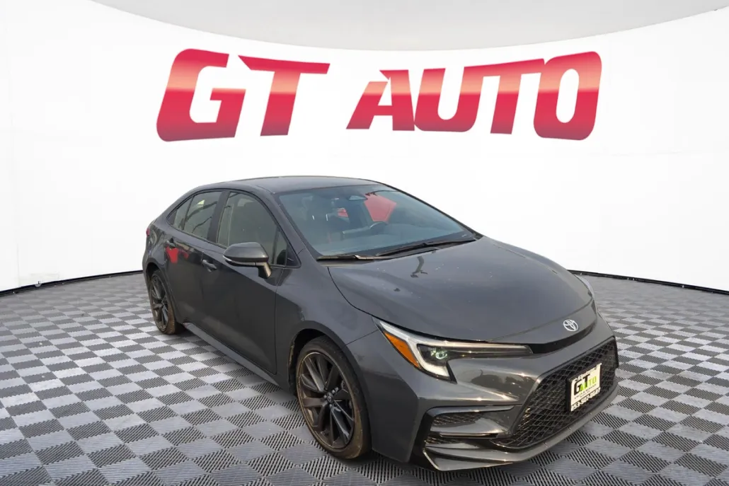 2024 Toyota Corolla SE photo 1
