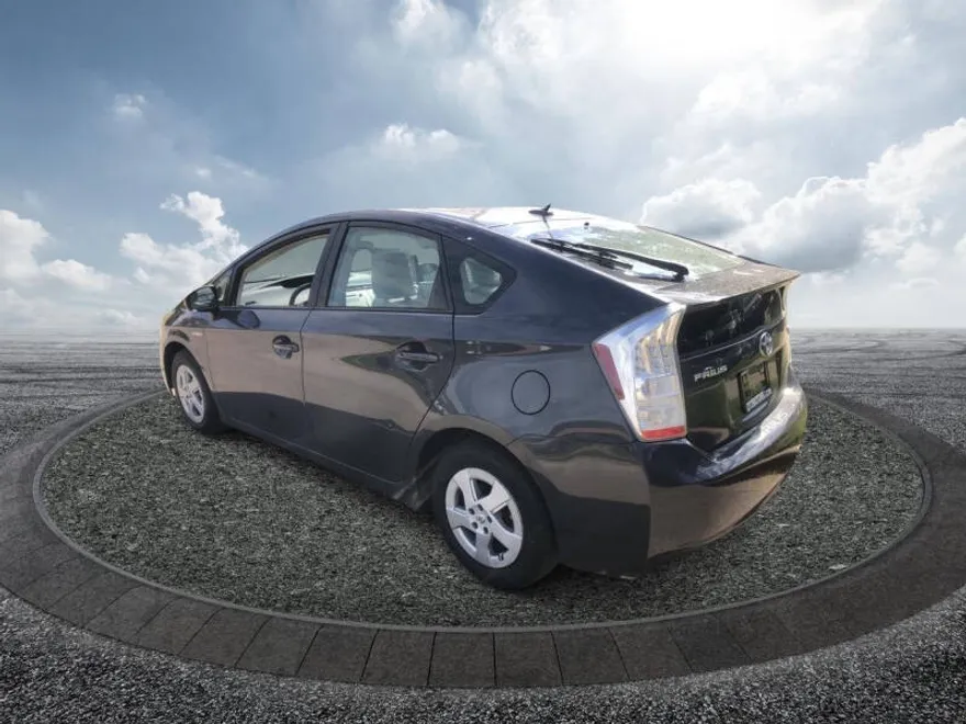 2011 Toyota Prius Three photo 1