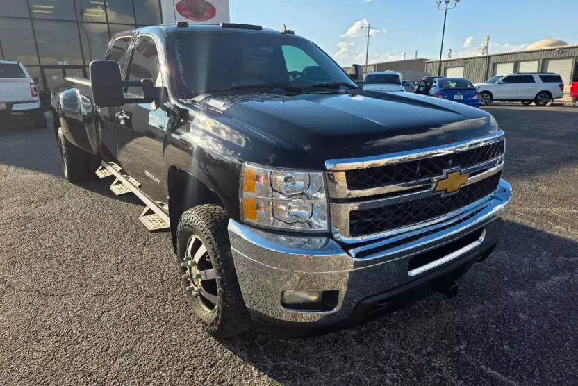 2011 Chevrolet Silverado 3500HD LTZ photo 1